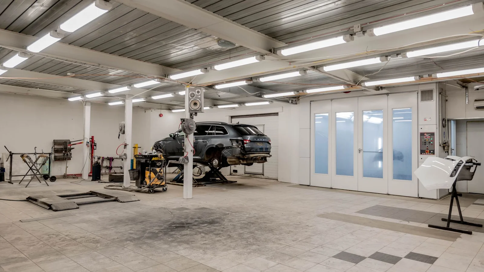 Rastavljena mehatronika S-tronic Audi DL501 na ispitnom stolu